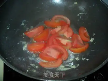 Make Tomato fried eggs step 4