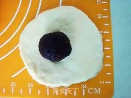 Make Flower bean bread step 4