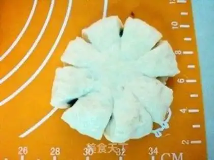 Make Flower bean bread step 5