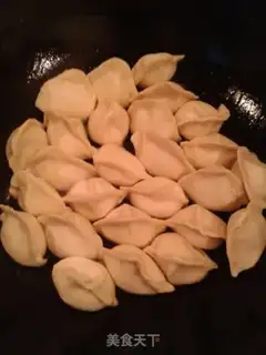 Make Fast-fried dumplings step 1