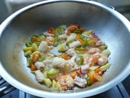 Make Seafood curry step 13