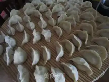 Make Celery beef dumplings step 3