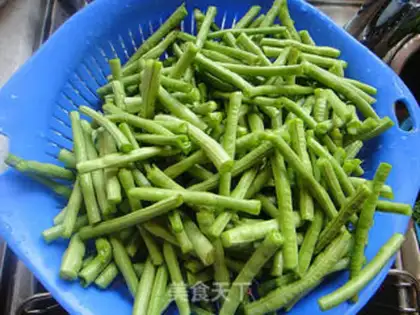 Make Fish bean horns step 1