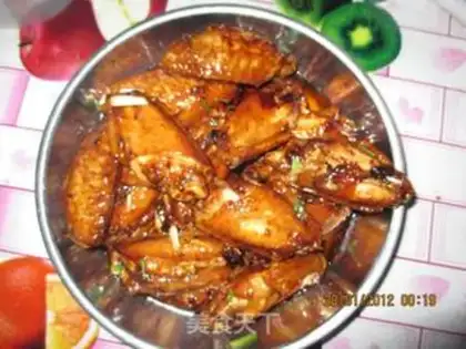Make Sichuan sauce chicken wings step 5