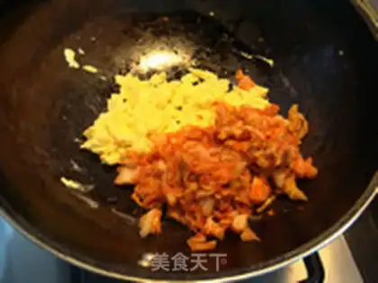 Make Pickle egg fried rice step 4