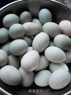 Make Five salted eggs step 0