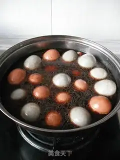 Make Five salted eggs step 2