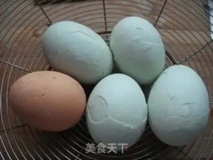 Make Five salted eggs step 3