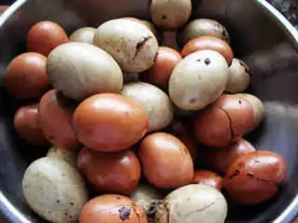 Make Five salted eggs step 6