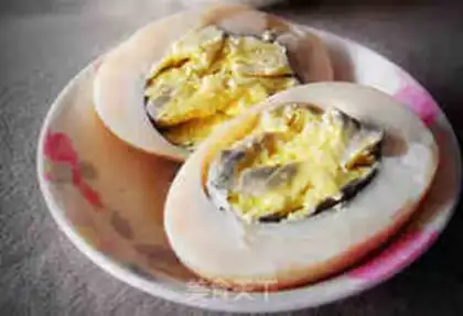 Make Five salted eggs step 8