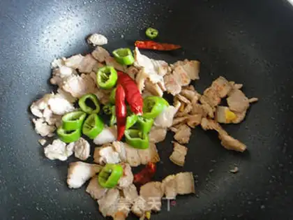 Make Spicy fried eggs step 4