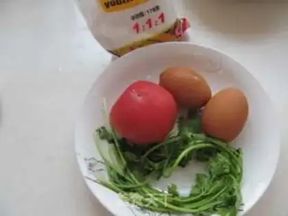 Make Tomato egg soup step 0