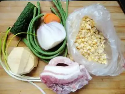 Make Eight-ding fried rice step 4