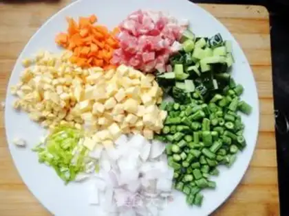 Make Eight-ding fried rice step 5