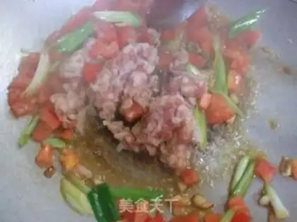Make Tomato-covered rice wire step 6