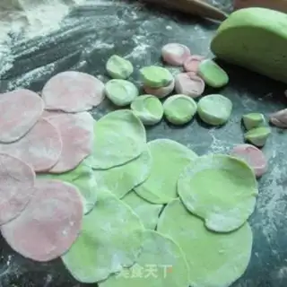 Make Vegetable meat dumplings step 9
