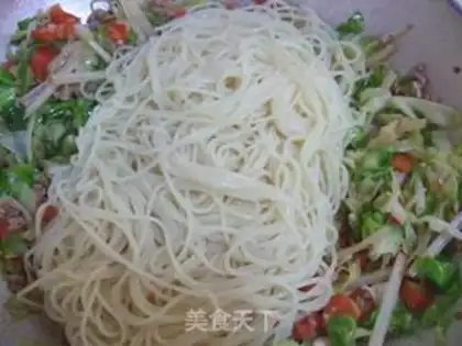 Make Tomato-covered rice wire step 9