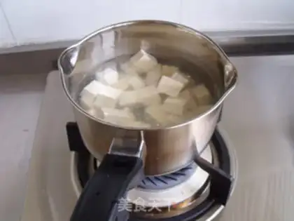 Make Salted egg soybeans step 1