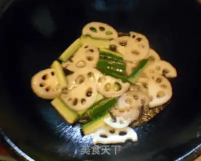 Make Spicy dry shrimp step 4