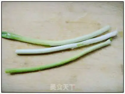 Make Onion egg noodles step 0