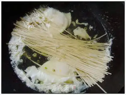 Make Onion egg noodles step 6