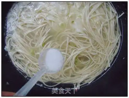 Make Onion egg noodles step 7