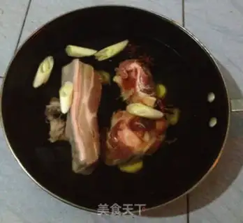 Make Sour sauce and white meat step 3