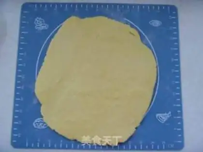 Make Caramel banana pie step 3