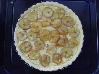 Make Caramel banana pie step 11