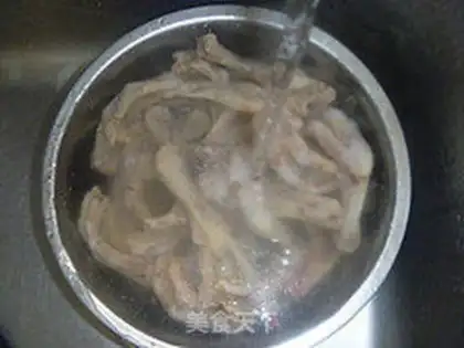 Make Red duck feet step 3