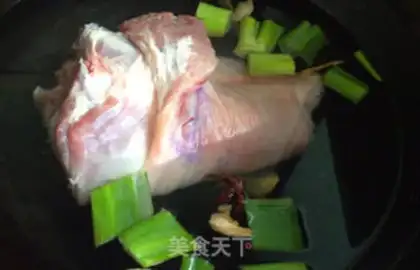 Make Pork elbow step 1