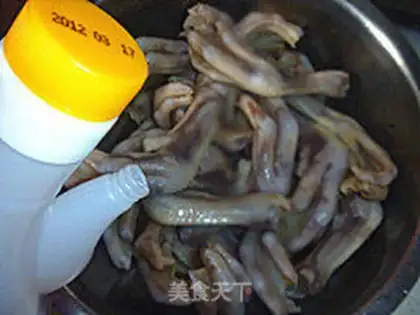 Make Red duck feet step 4