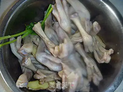 Make Red duck feet step 5