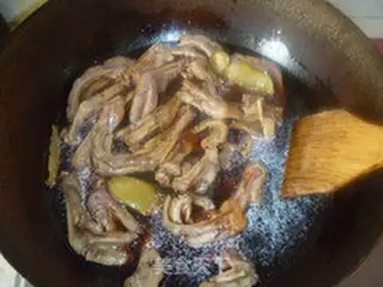 Make Red duck feet step 7