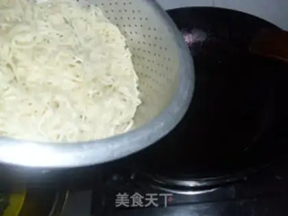 Make Onion noodles step 8