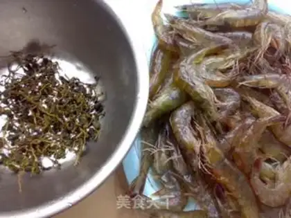 Make Tea and white shrimp step 0