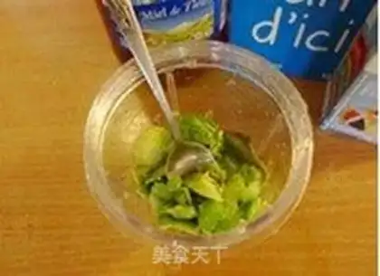 Make Pear honey shake step 1