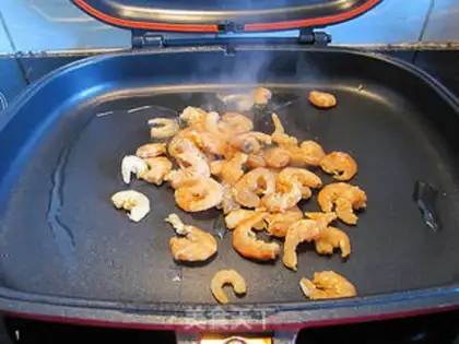 Make Shrimp rice sausage powder step 3