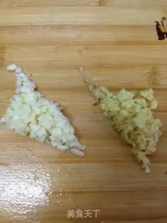 Make ♪ Turn on the peppers and shrimp ♪ step 2