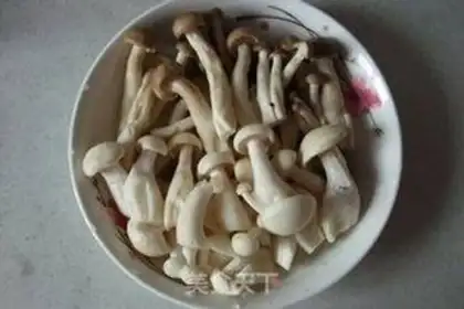 Make Red oil mushrooms step 2