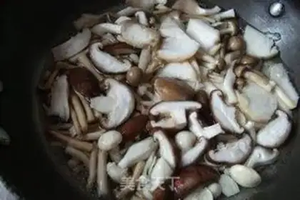 Make Red oil mushrooms step 4