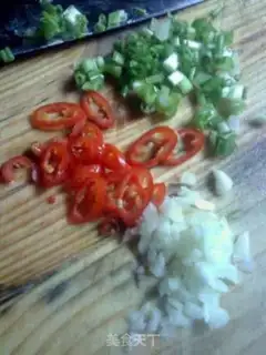 Make Scrambled chicken head step 2