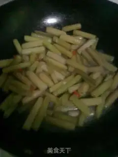 Make Scrambled chicken head step 4