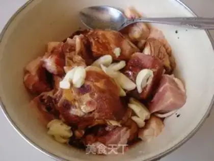 Make A garlic chicken step 1