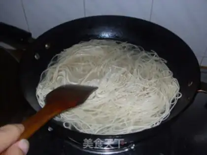 Make Onion noodles step 1