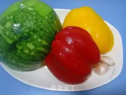 Make Pepper pumpkins step 0