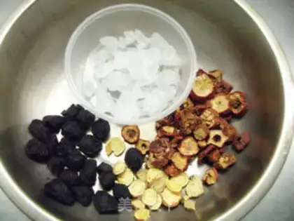 Make Sour plum soup step 0