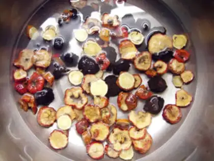 Make Sour plum soup step 1