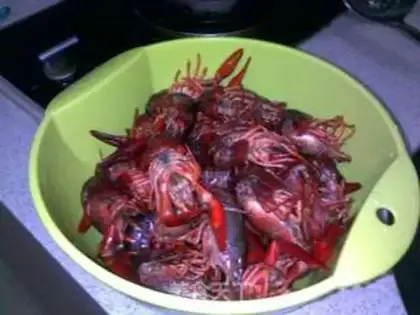 Make Spicy lobster step 0