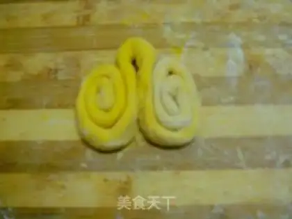 Make Pumpkin butterflies step 10